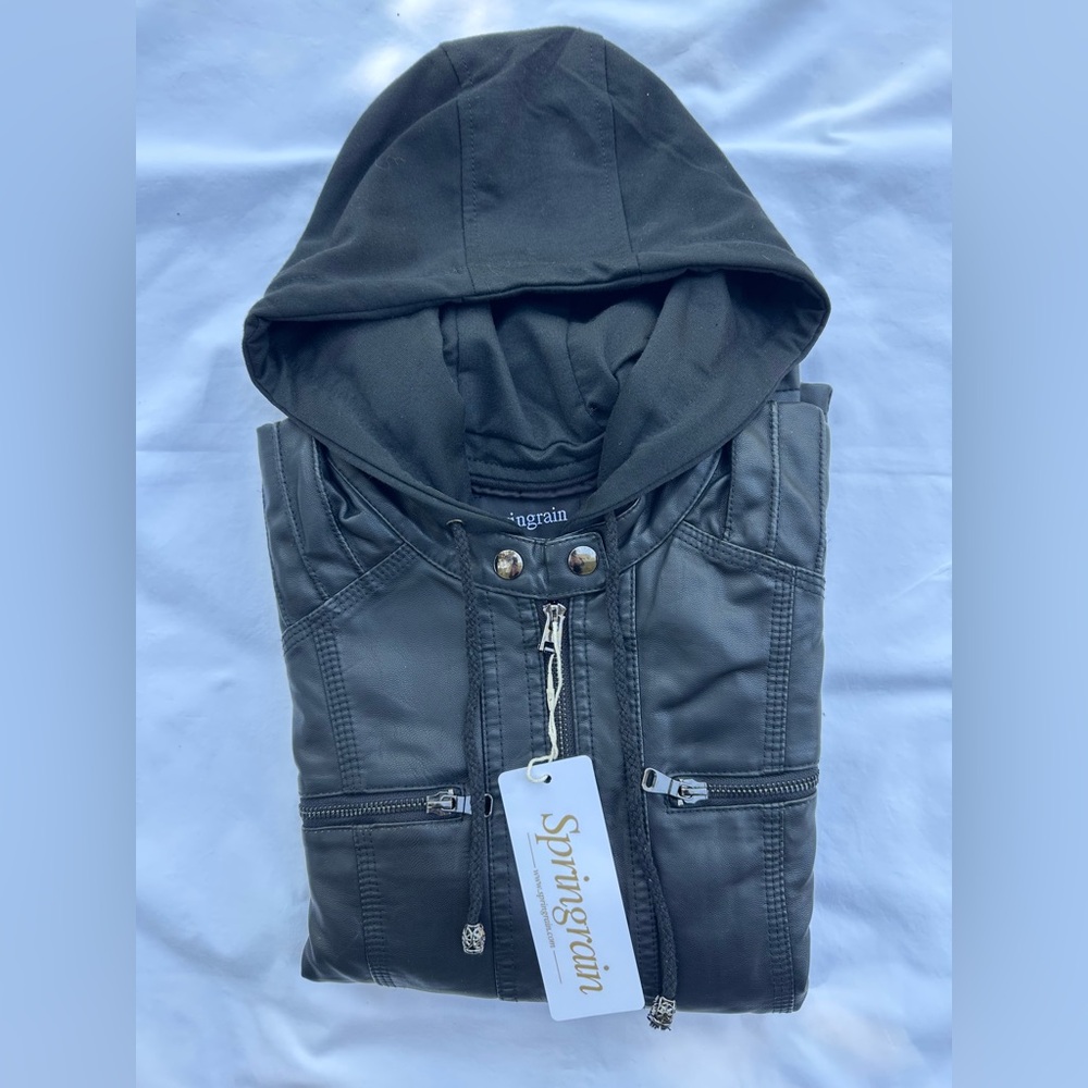 Sleek Black Leather Jacket with Hood and Zipper - Picture 10 of 10